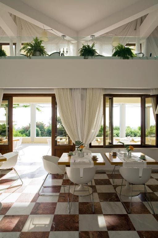 Majestic Hotel - 36
