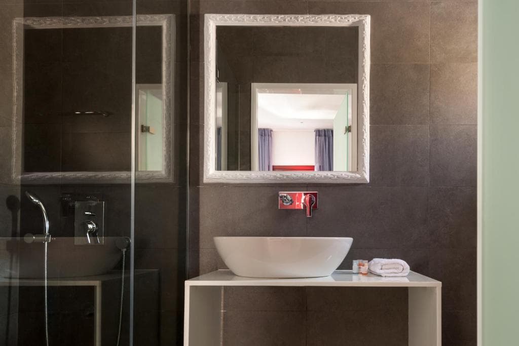MAR n MAR Crown Hotel & Suites - 2