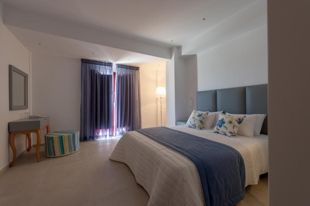 MAR n MAR Crown Hotel & Suites - 10