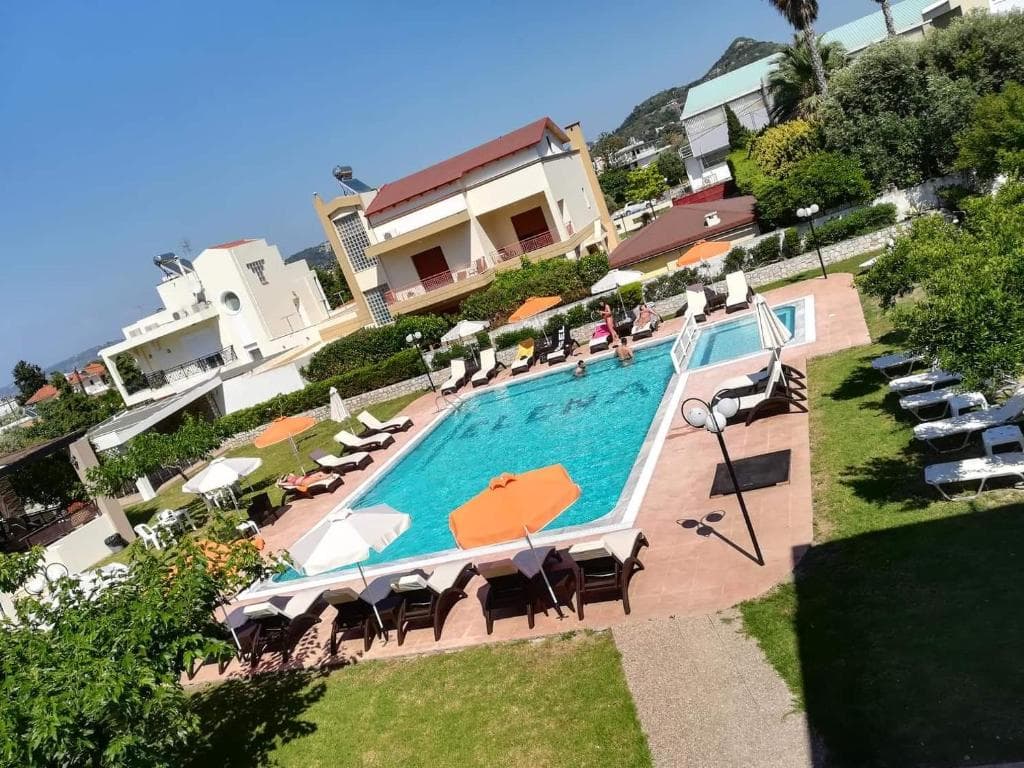 Santa Helena Hotel - 1