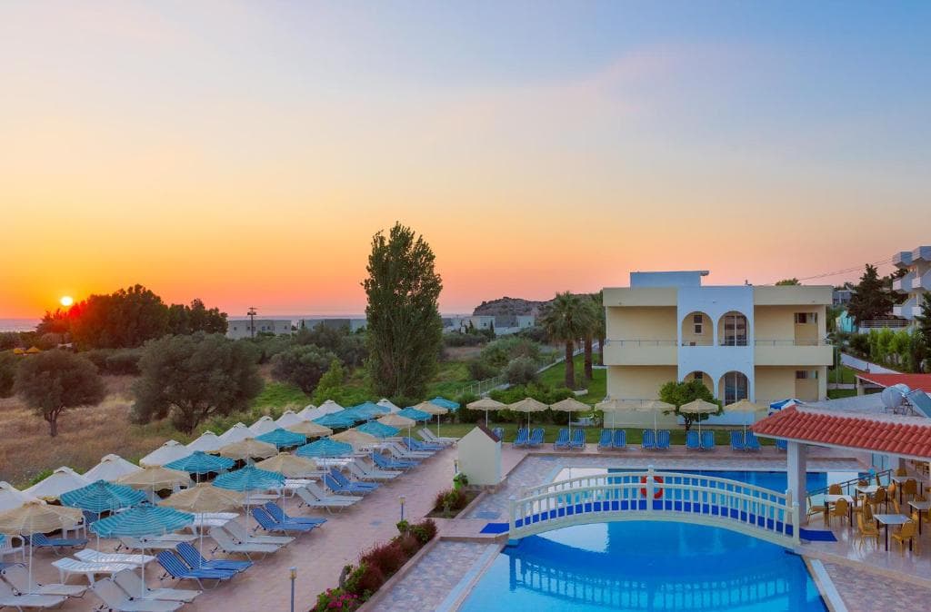 Memphis Beach Hotel - 1