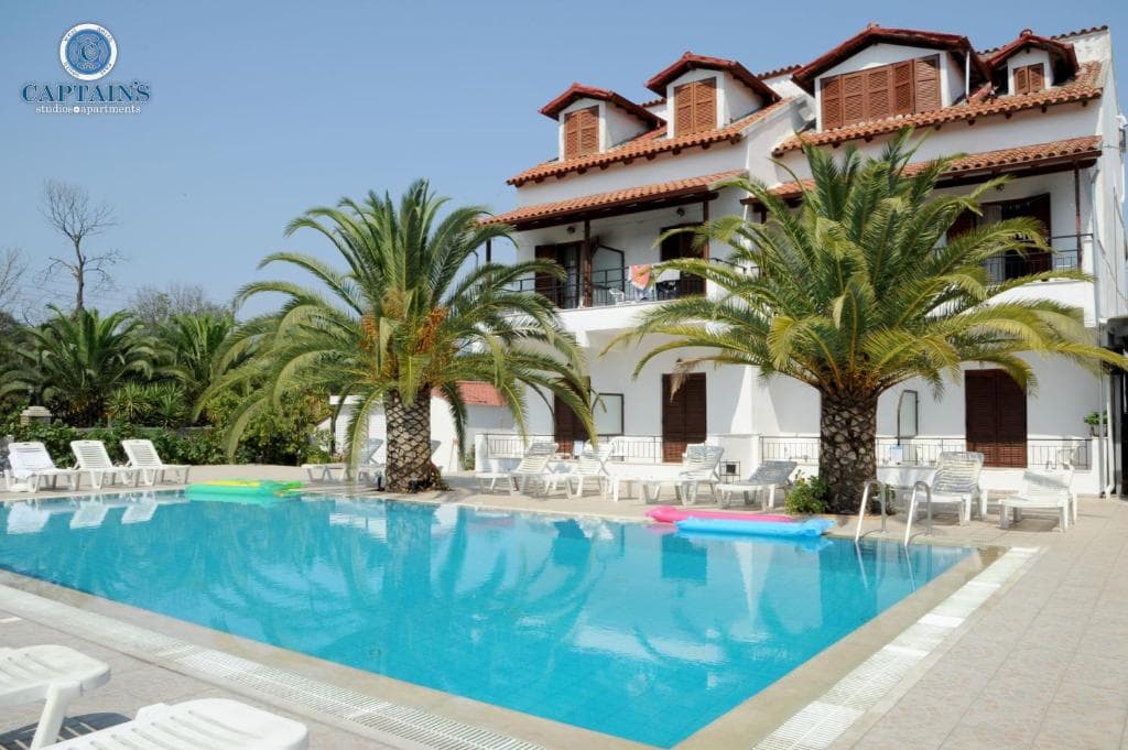 Captain's Studios Apartments - 1