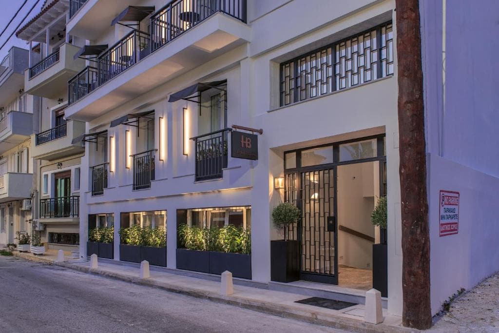 Bitzaro Hotel - 9