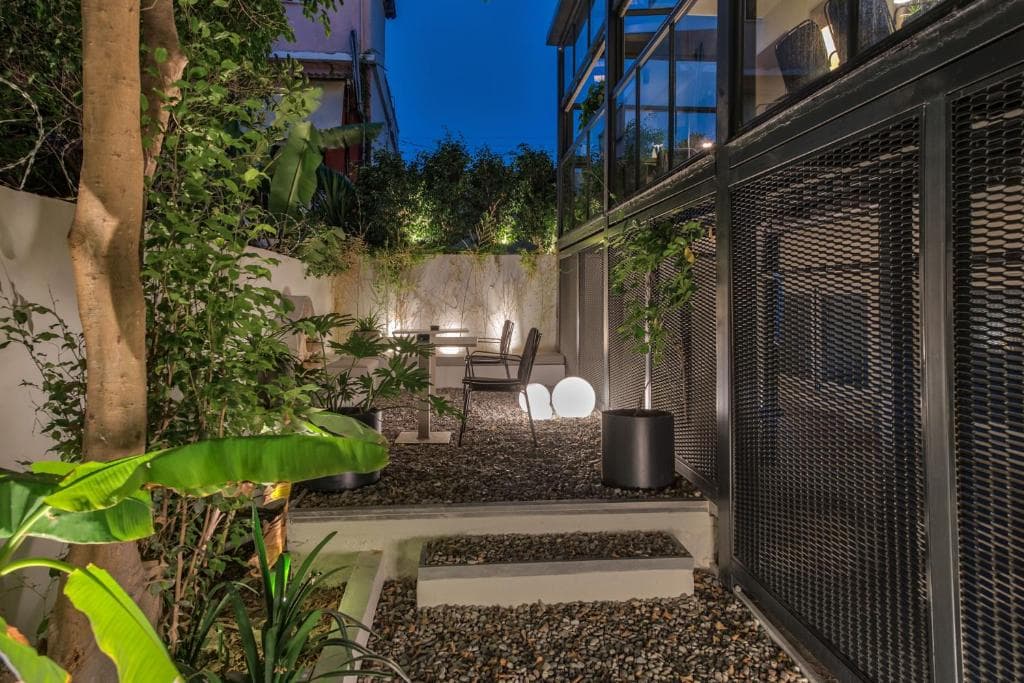 Bitzaro Hotel - 12
