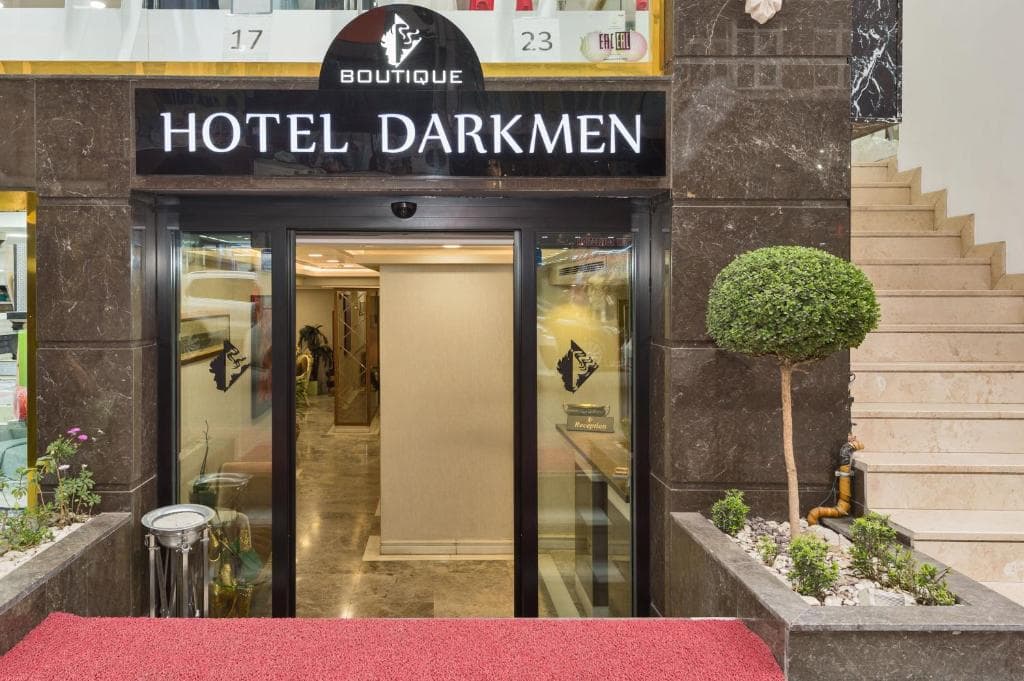 Darkmen Hotel - 38