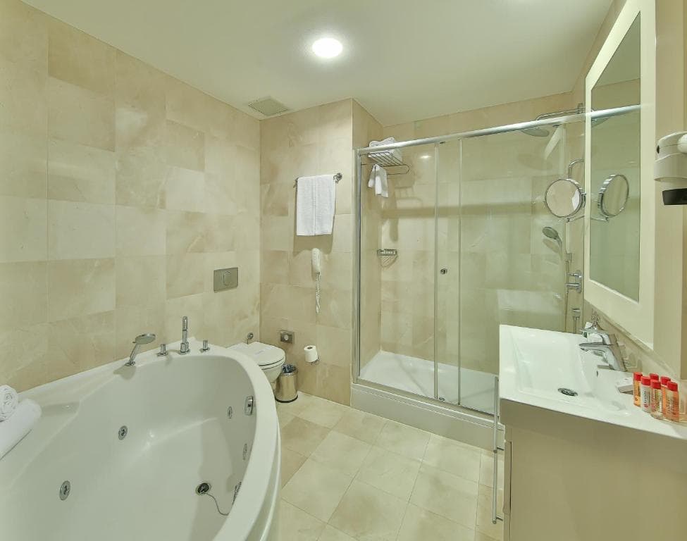 Ramada By Wyndham Istanbul Taksim - 41