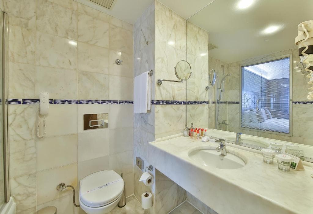 Ramada By Wyndham Istanbul Taksim - 42