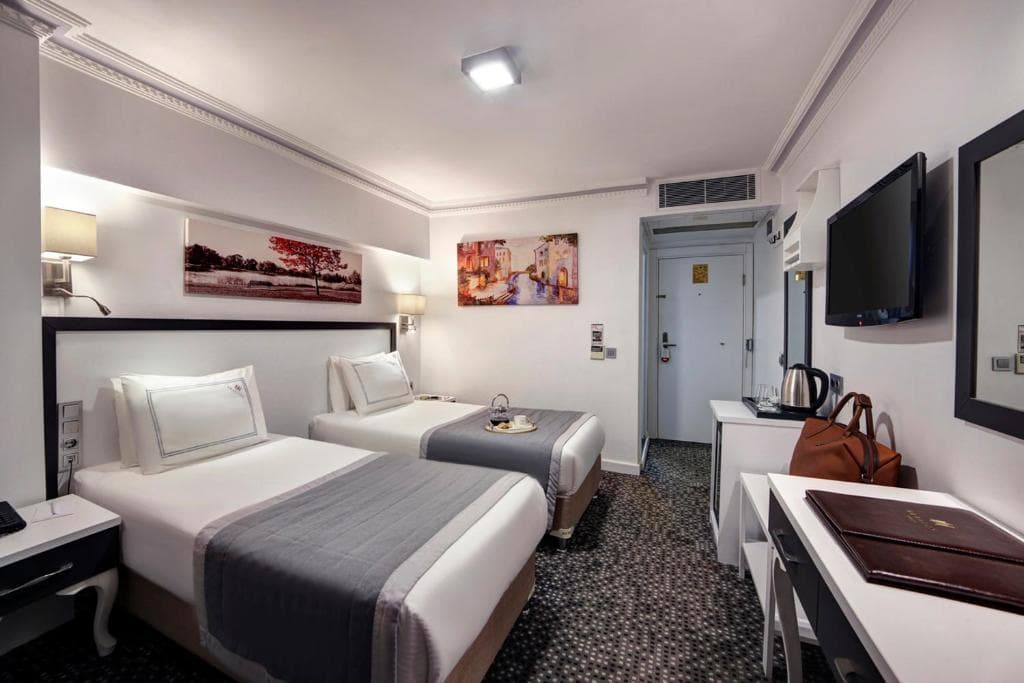Skalion Hotel - 16