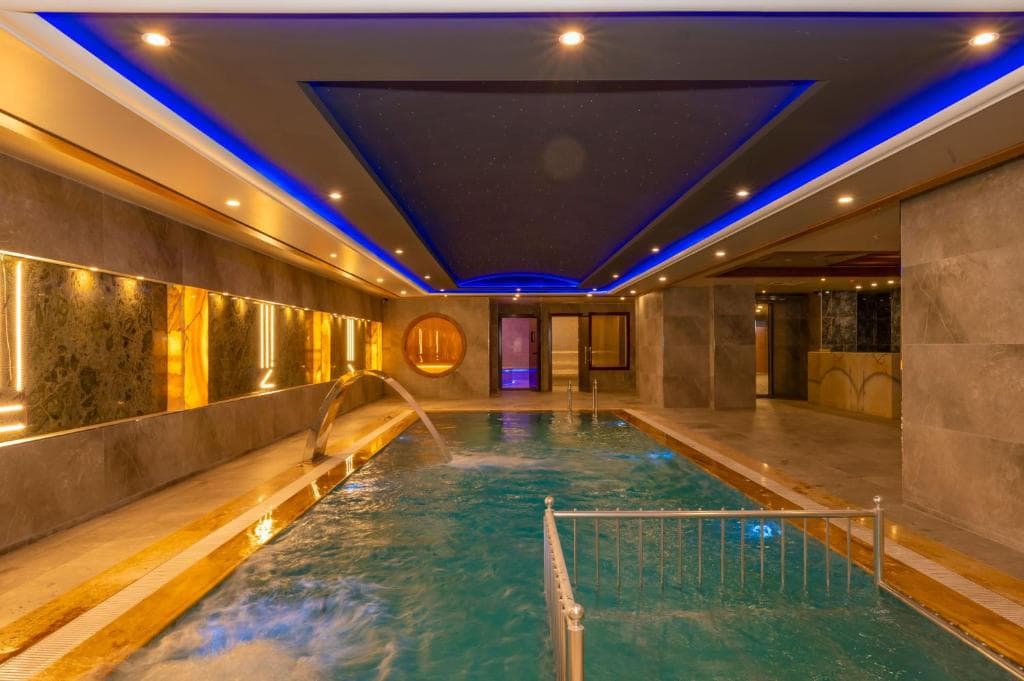 The Peak Hotel - 3