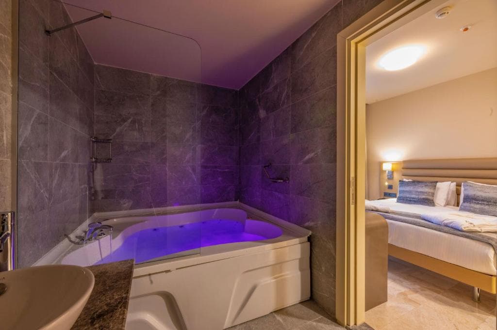 The Peak Hotel - 7