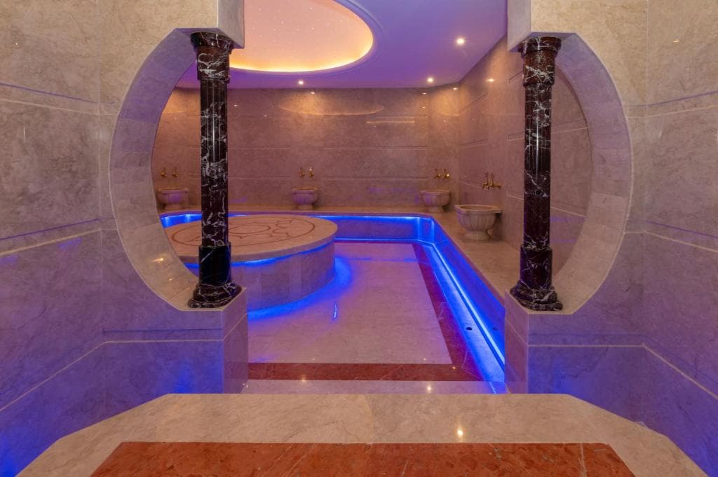 The Peak Hotel - 11