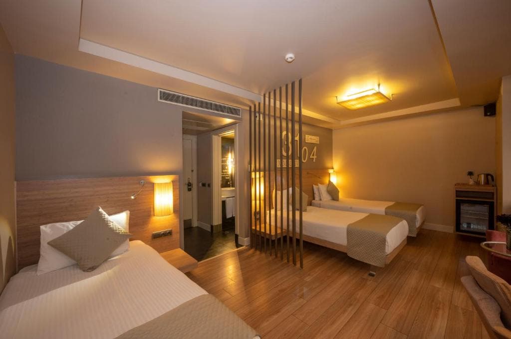 The Peak Hotel - 12