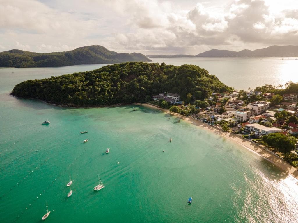 Bandara Beach Resort Phuket - 1