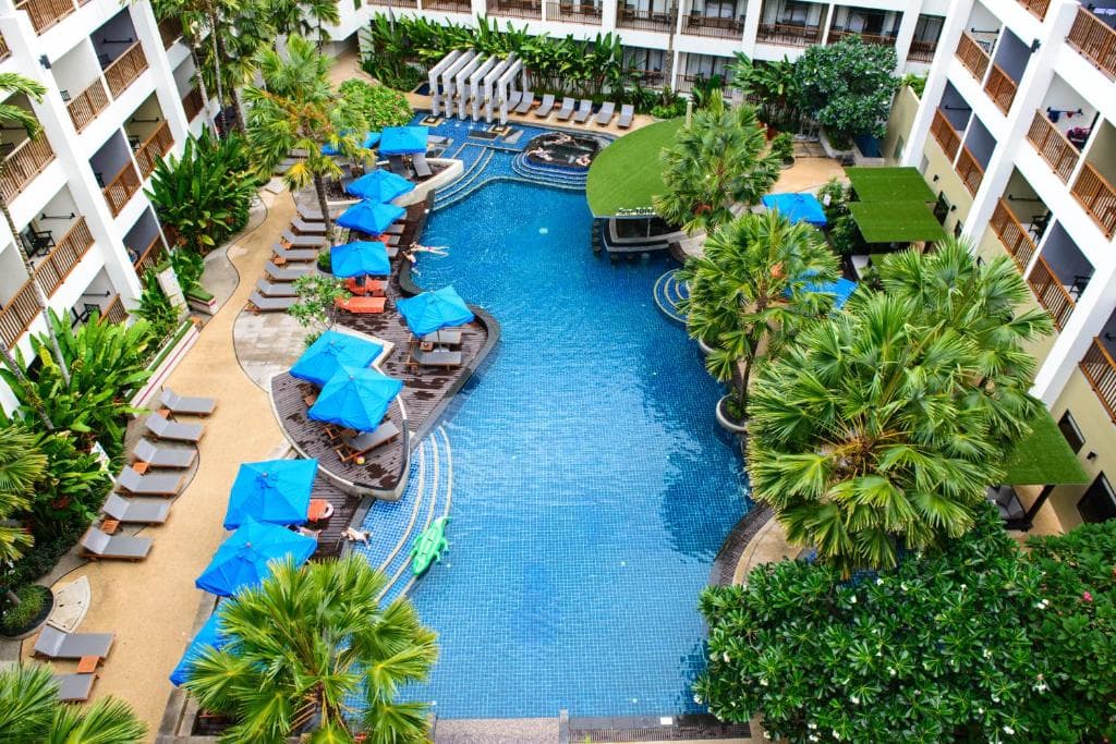 Hotel Deevana Plaza Phuket - 1
