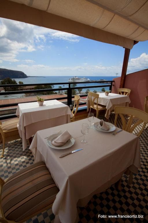 Hotel Reveron Plaza - 14