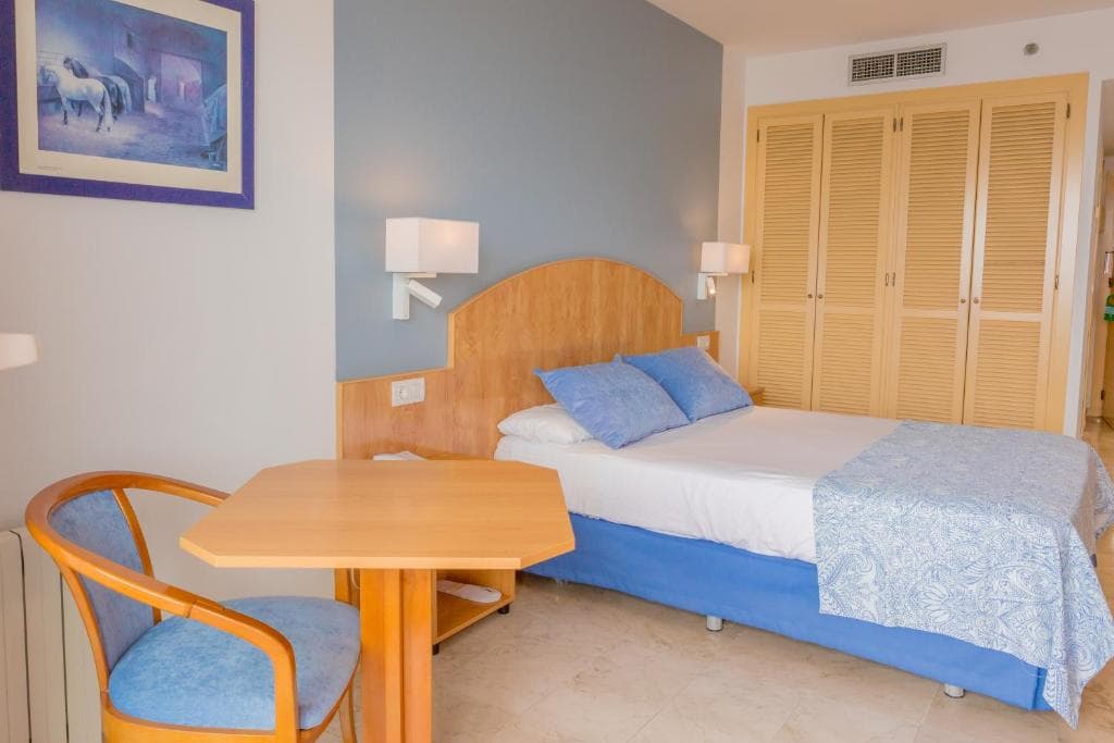 Yaramar - Adults Recommended - 41