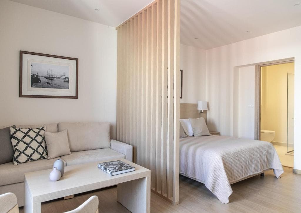 Gallery Suites & Residences - 21