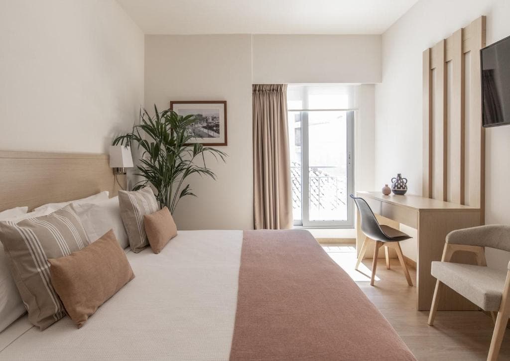 Gallery Suites & Residences - 33