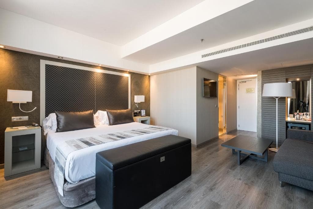 Catalonia Square - 7