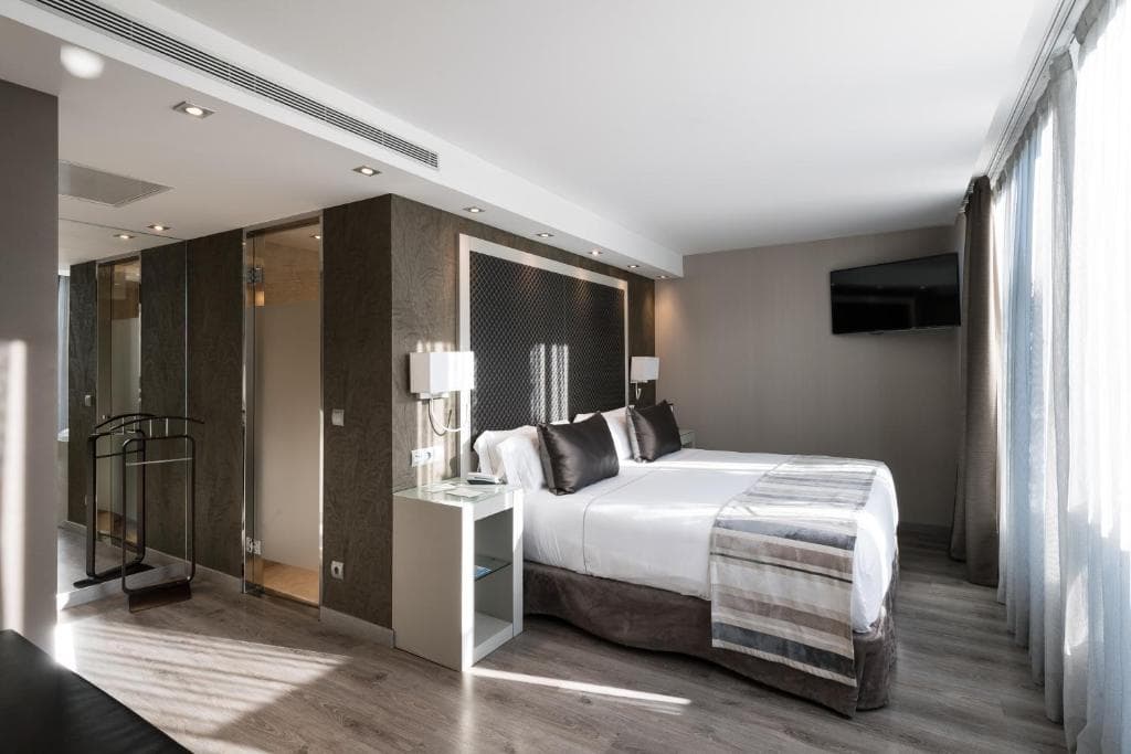 Catalonia Square - 14