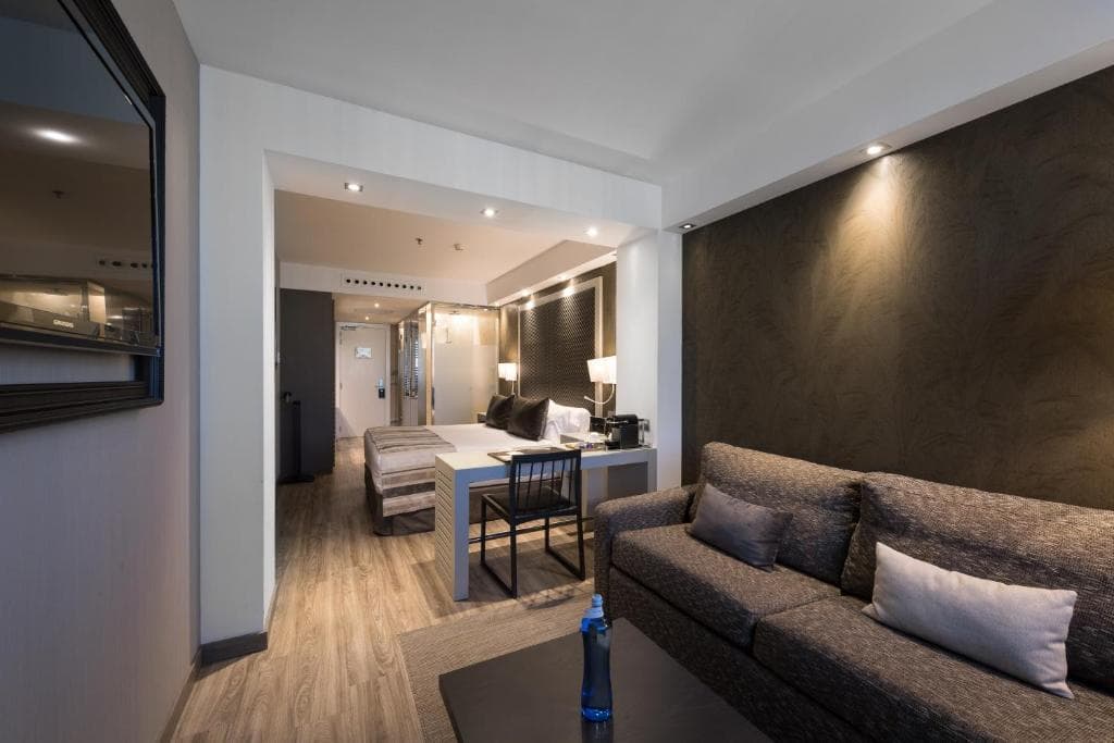 Catalonia Square - 33