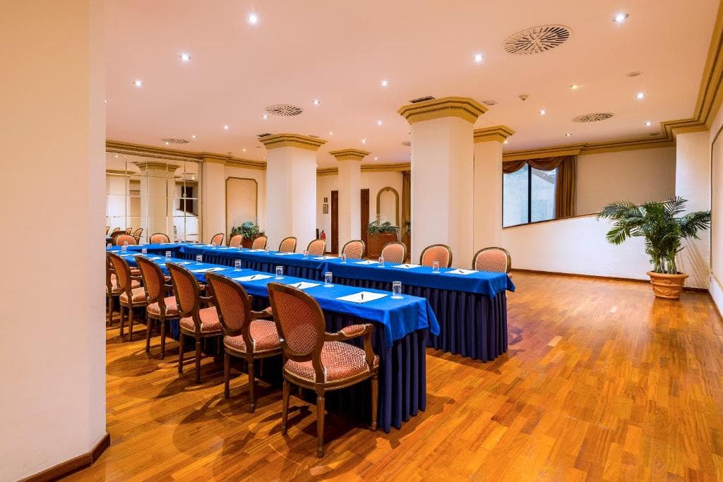 Roger de Llúria - 23