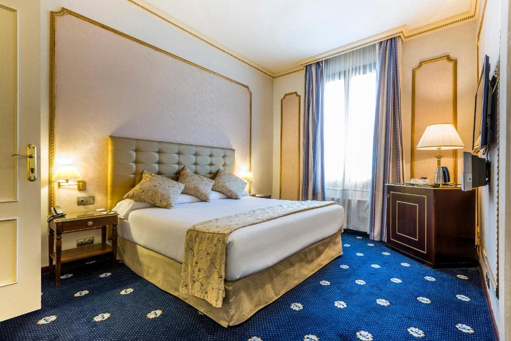 Roger de Llúria - 26