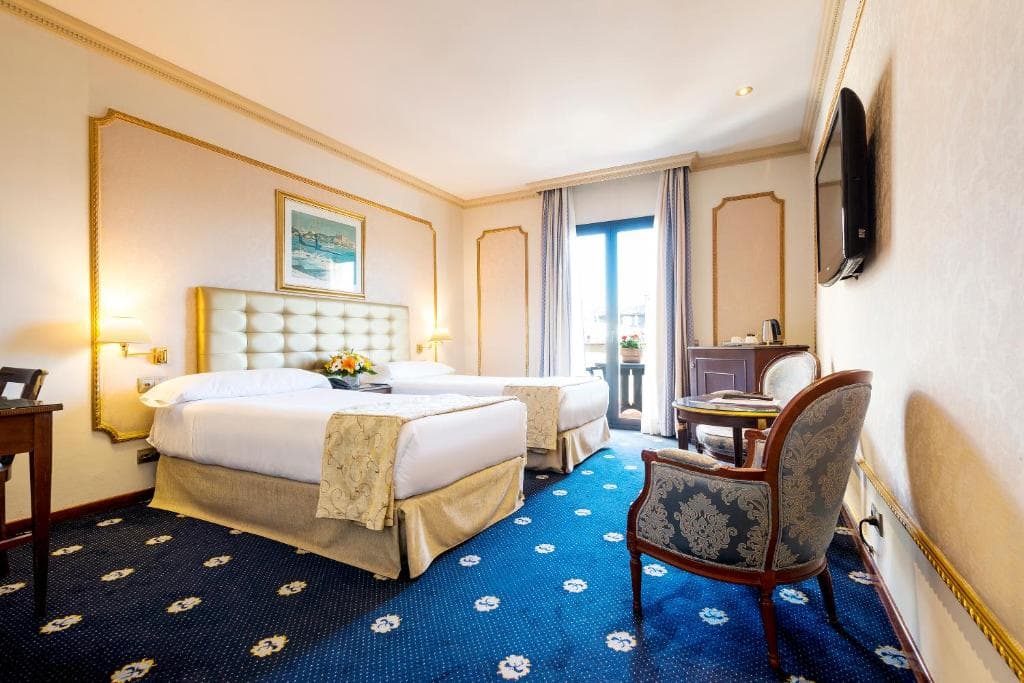 Roger de Llúria - 30