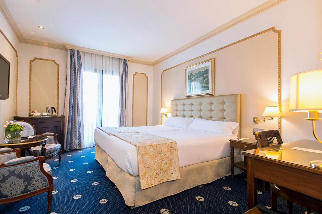 Roger de Llúria - 36