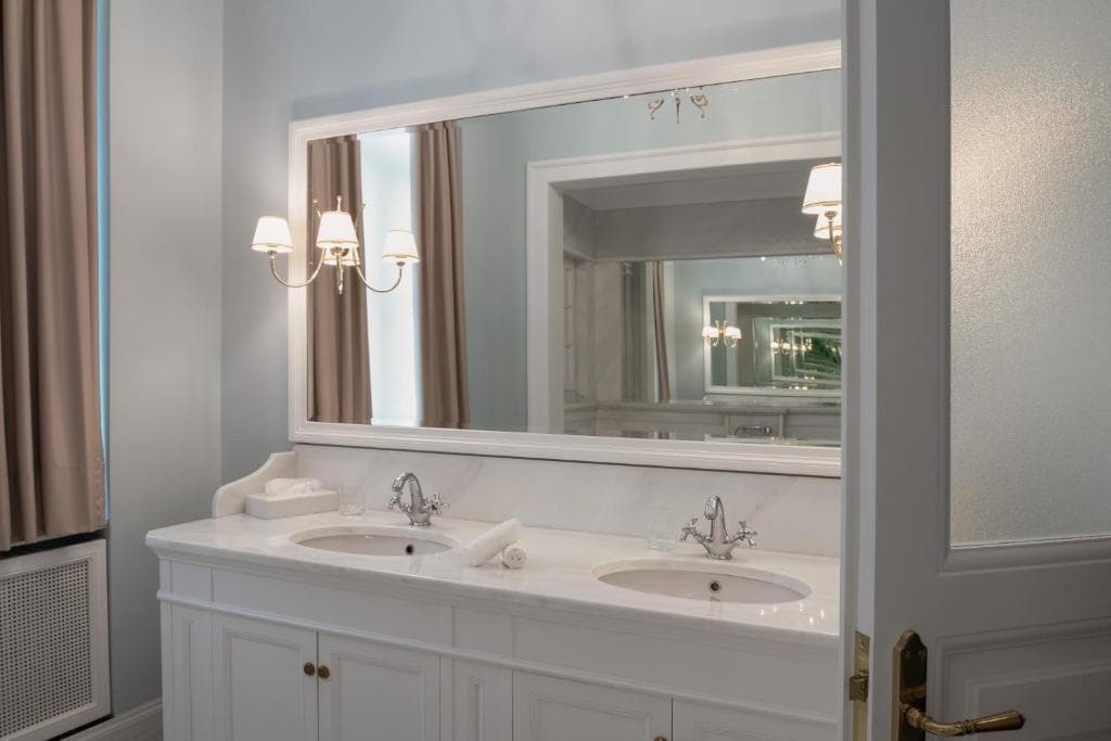 Noble Suites - 11