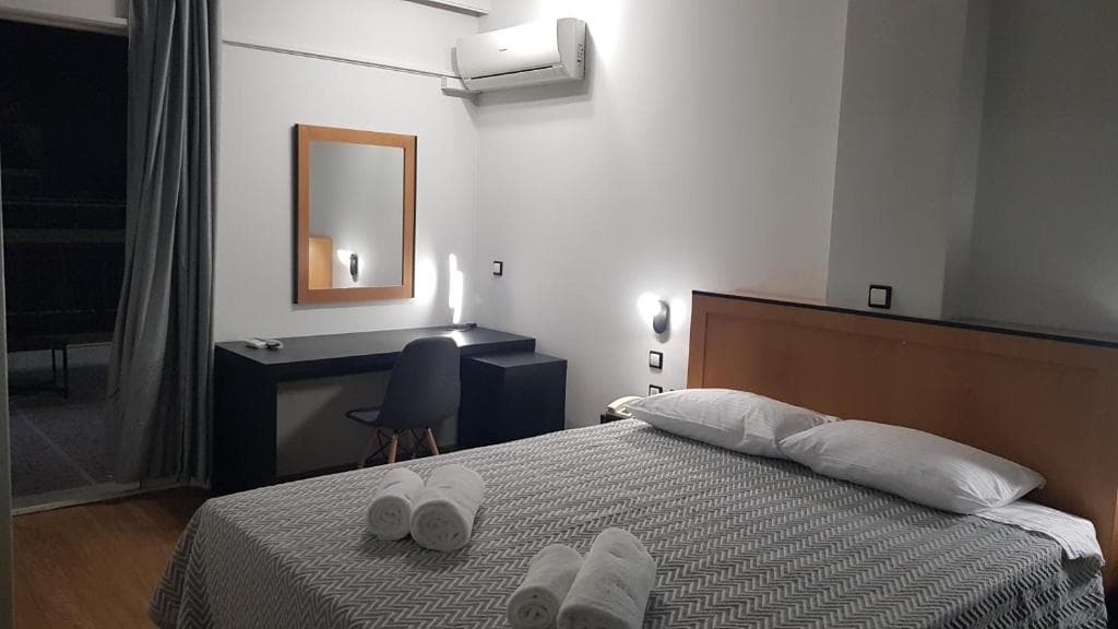 Savoy Hotel Piraeus - 17