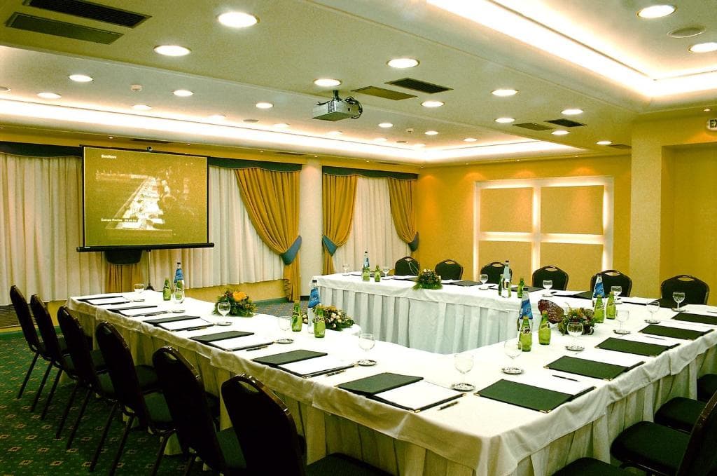 Savoy Hotel Piraeus - 39