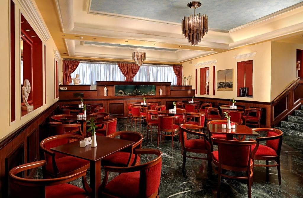 Savoy Hotel Piraeus - 44