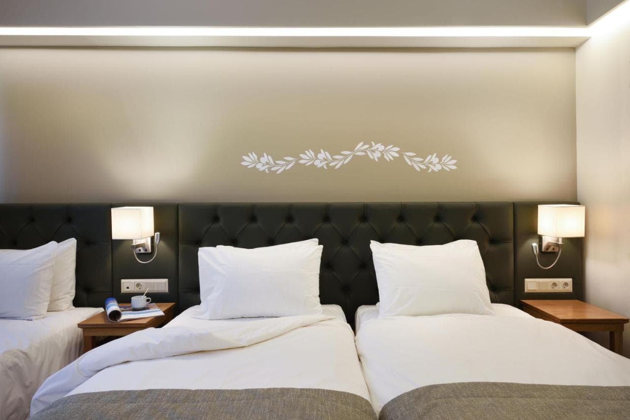 Titania Hotel - 6