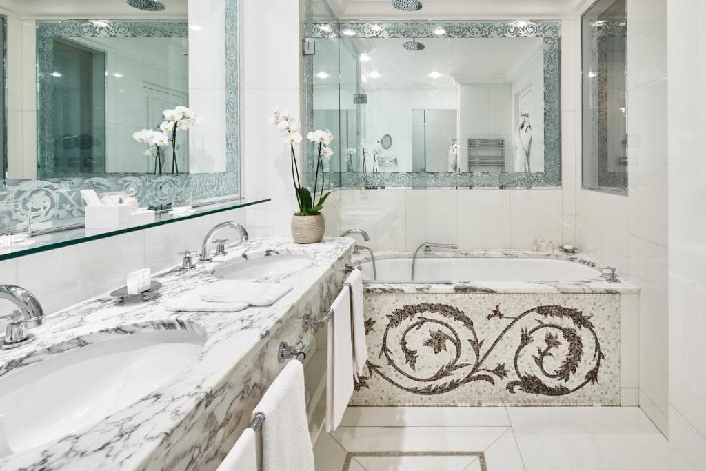 Plaza Athenee - Dorchester Collection - 45