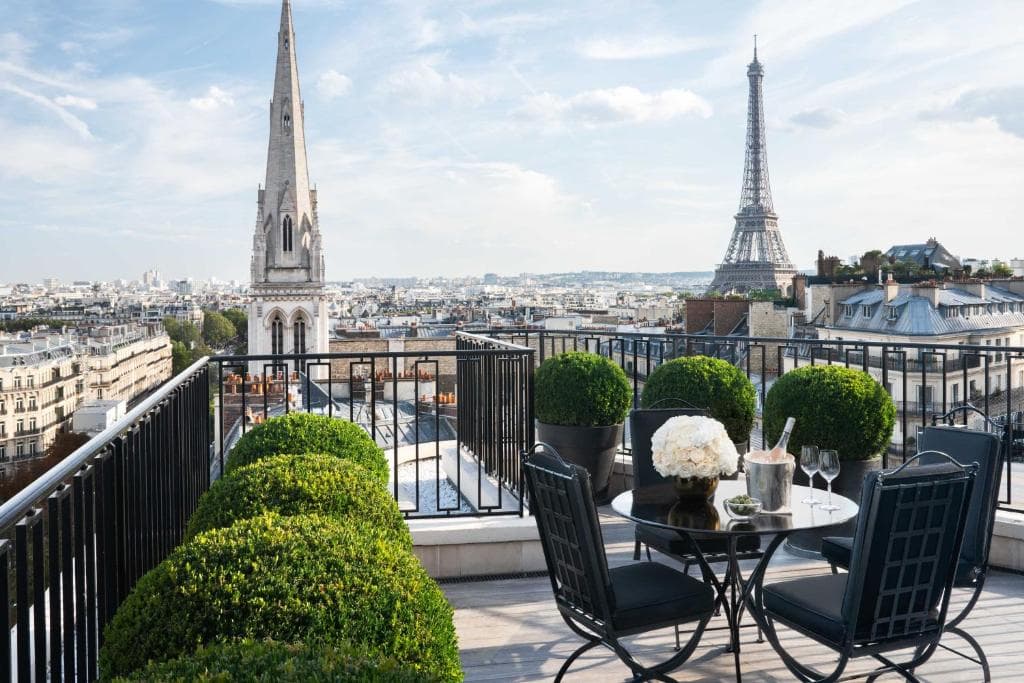 Four Seasons Hotel George V - 10