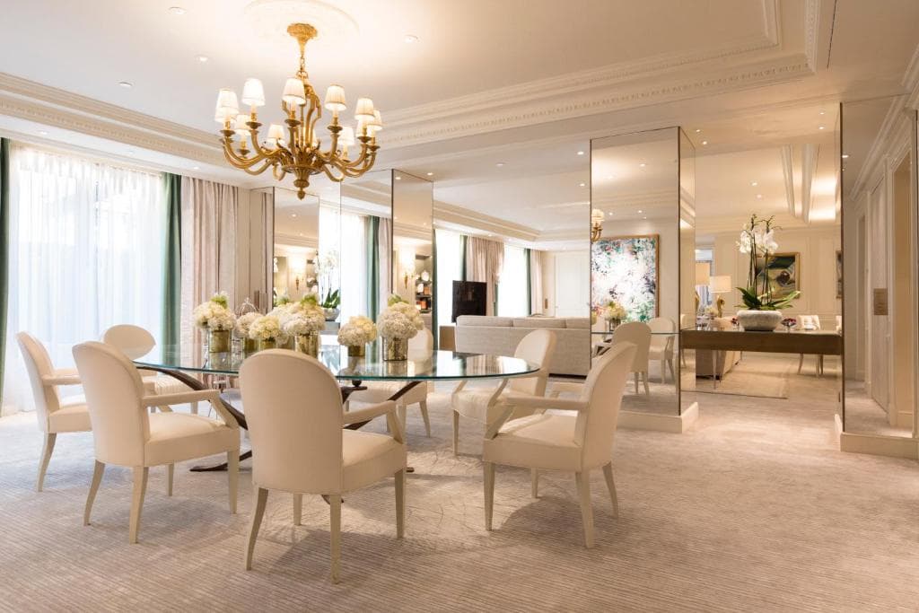 Four Seasons Hotel George V - 17