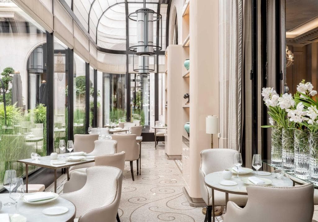Four Seasons Hotel George V - 21
