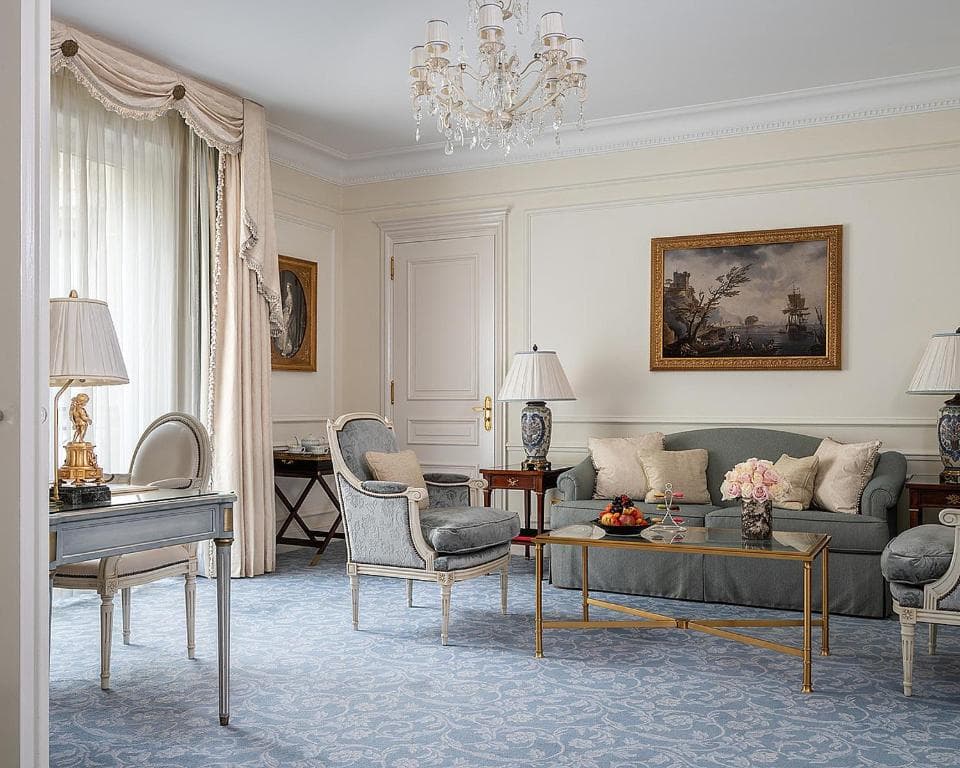 Four Seasons Hotel George V - 24
