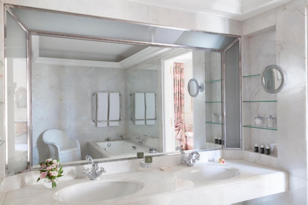 Le Bristol Paris - an Oetker Collection Hotel - 41