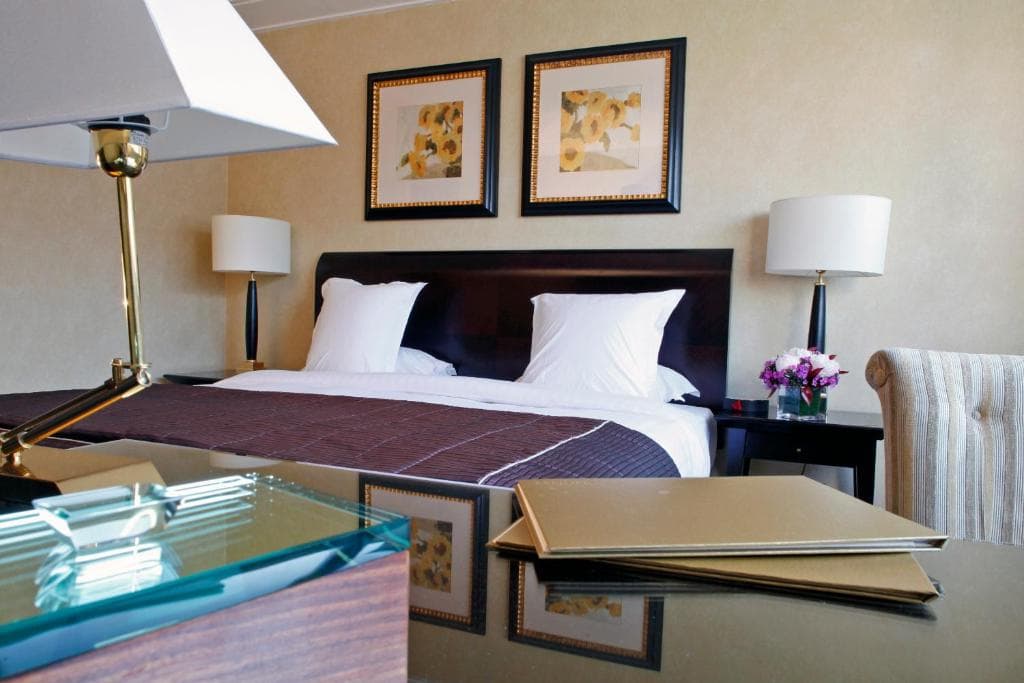 Warwick Paris - 11