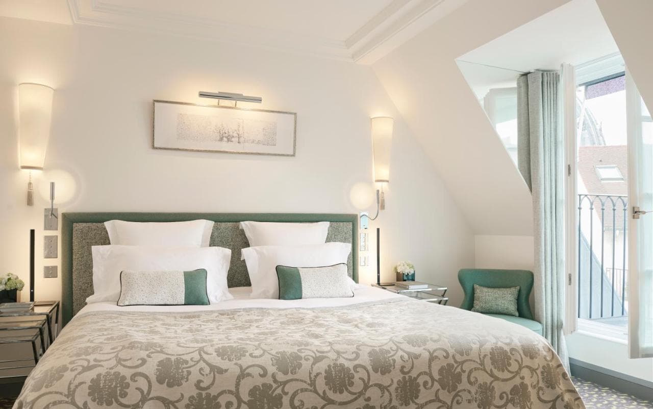 Le Burgundy - 8