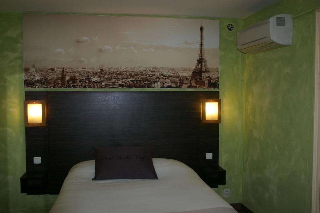 Derby Eiffel - 36