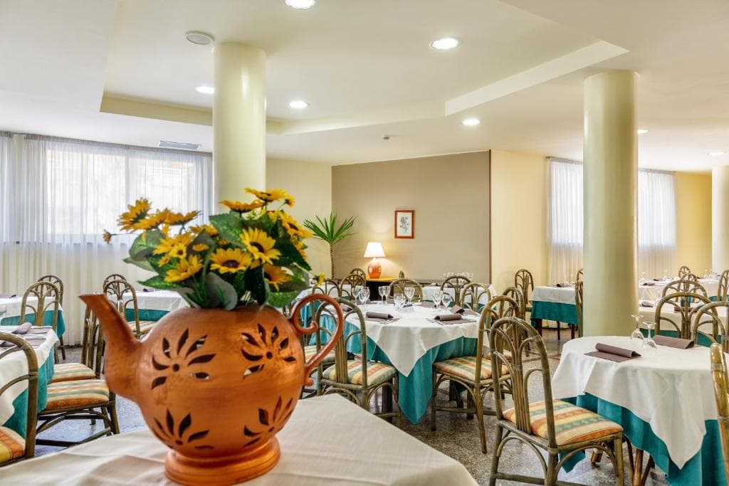 Rina Hotel - 9