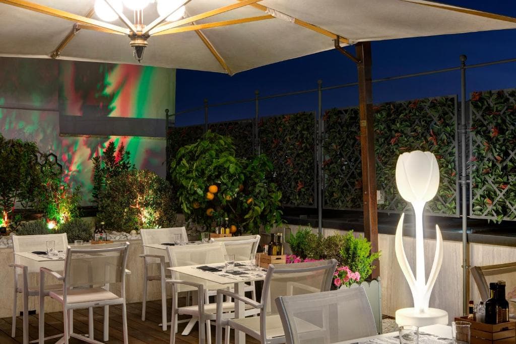 iQ Hotel Roma - 37