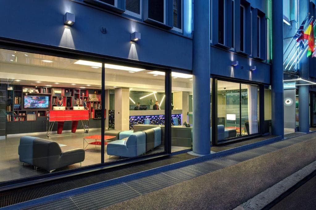 iQ Hotel Roma - 40