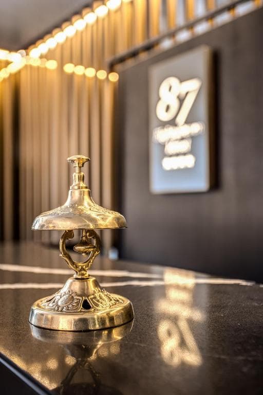 Hotel 87 Eighty seven - 93