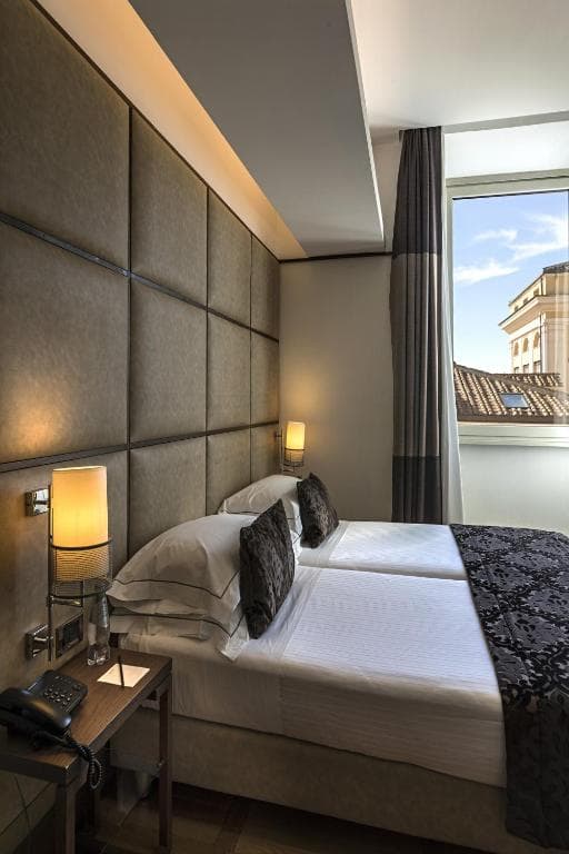 The Independent Hotel - 4