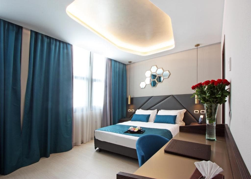 The Hive Hotel - 12