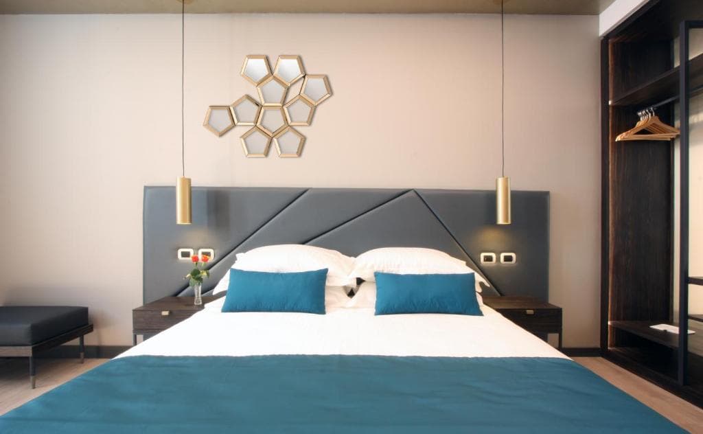 The Hive Hotel - 15